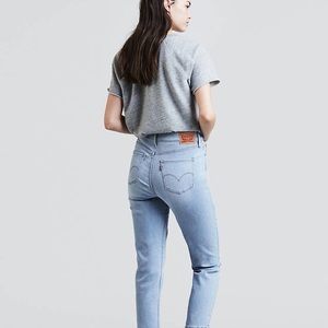 Classsic Levi’s Crop Jeans